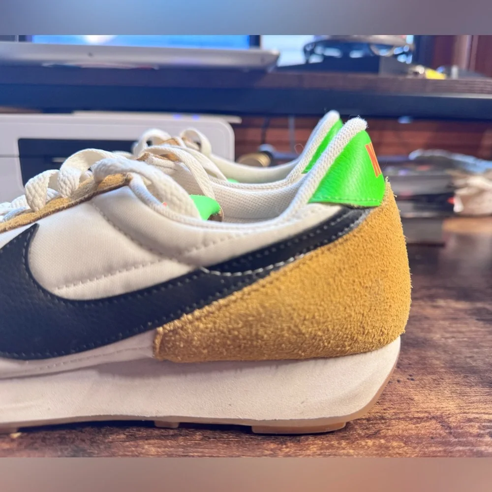 Nike Day Break Wheat Lime Black Sneakers Size 9 - Picture 8 of 14